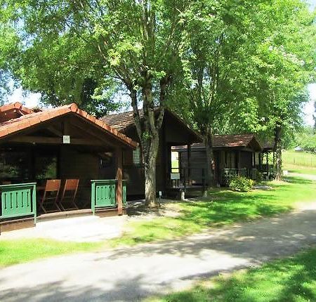 Camping Les Etoiles Saint-Sornin-Lavolps Zewnętrze zdjęcie