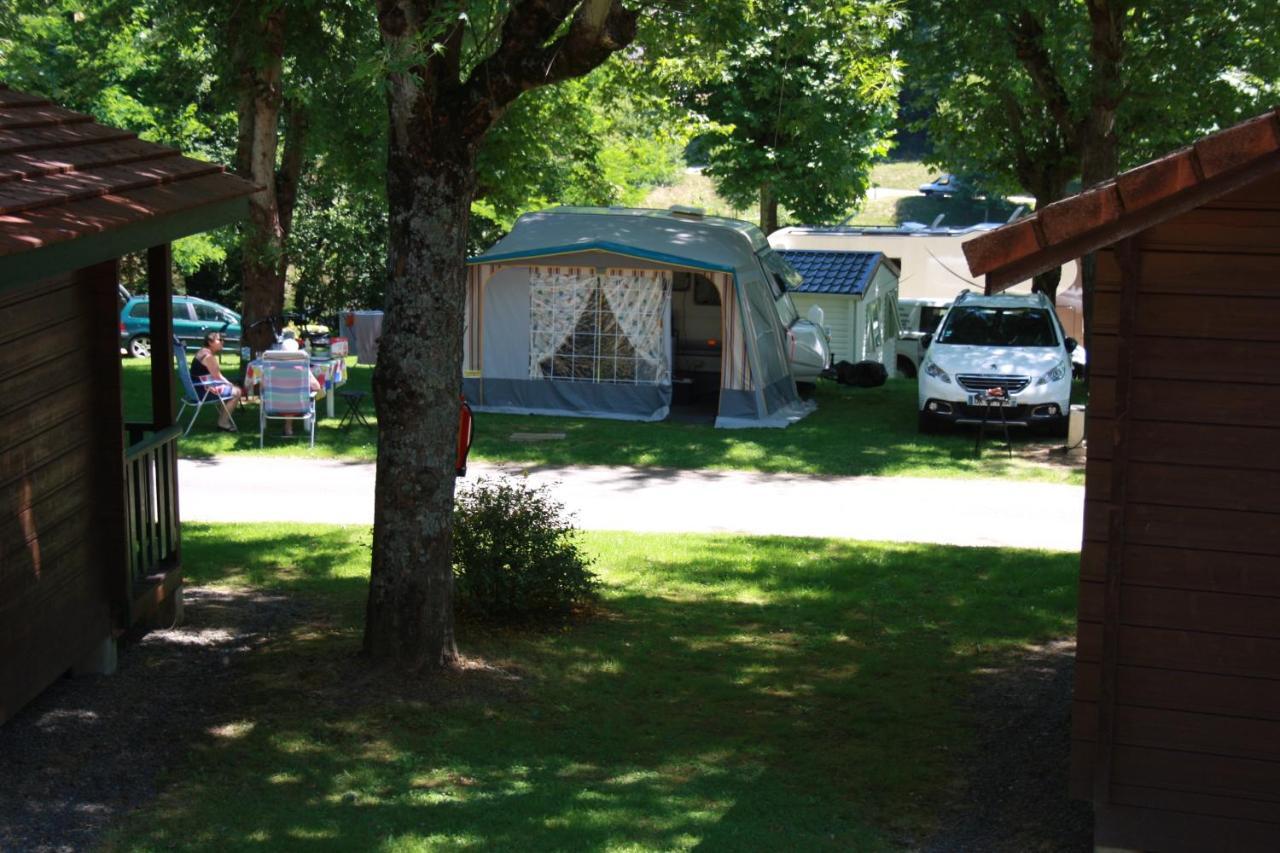 Camping Les Etoiles Saint-Sornin-Lavolps Zewnętrze zdjęcie