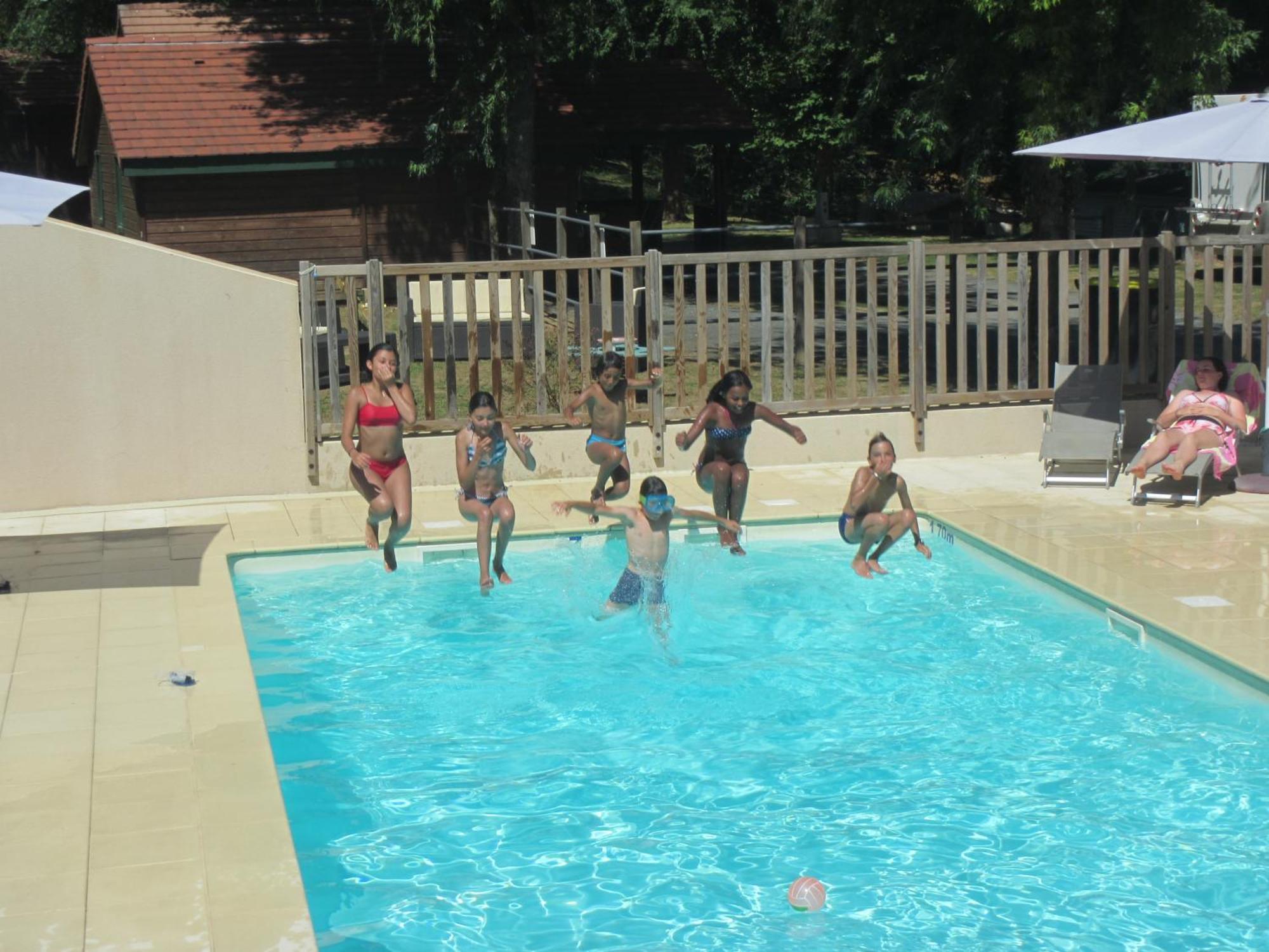 Camping Les Etoiles Saint-Sornin-Lavolps Zewnętrze zdjęcie