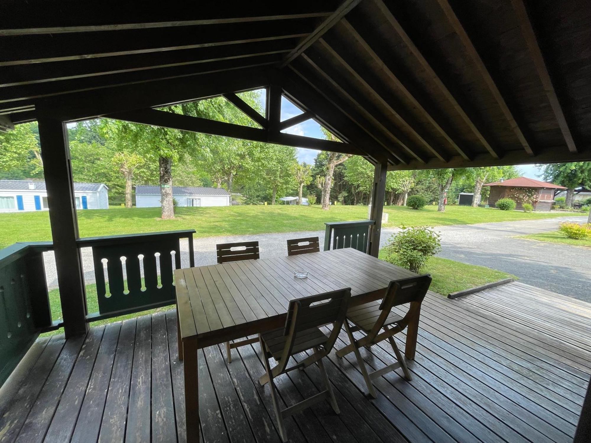 Camping Les Etoiles Saint-Sornin-Lavolps Zewnętrze zdjęcie
